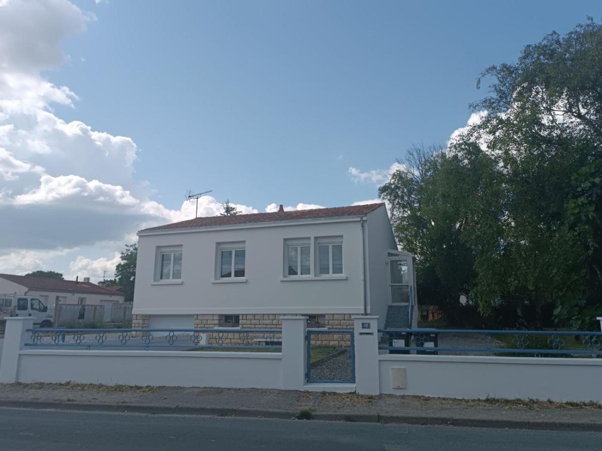 Charmante Maison Entre Mer Et Campagne La Jarrie Exteriér fotografie